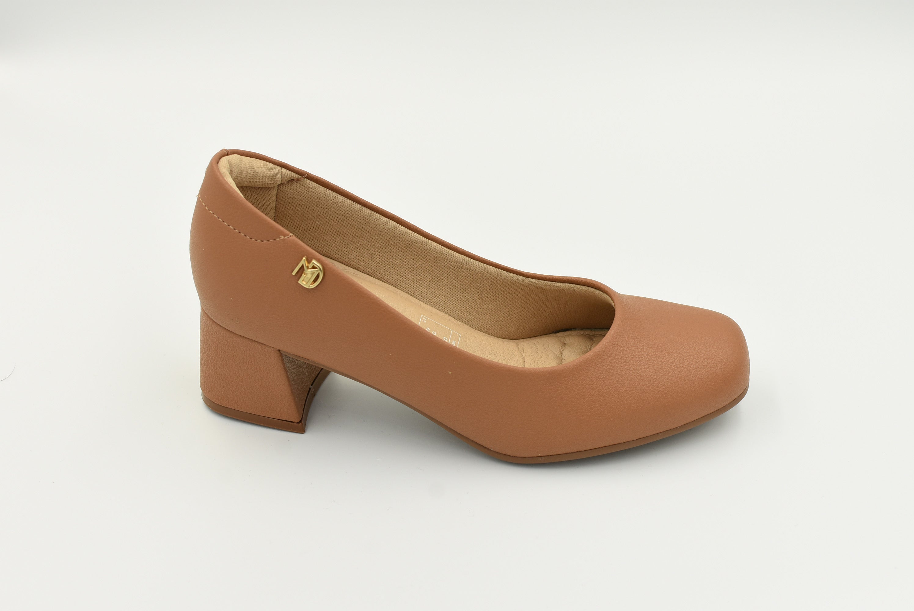 Zapato Cerrado Chico Camel 7373100