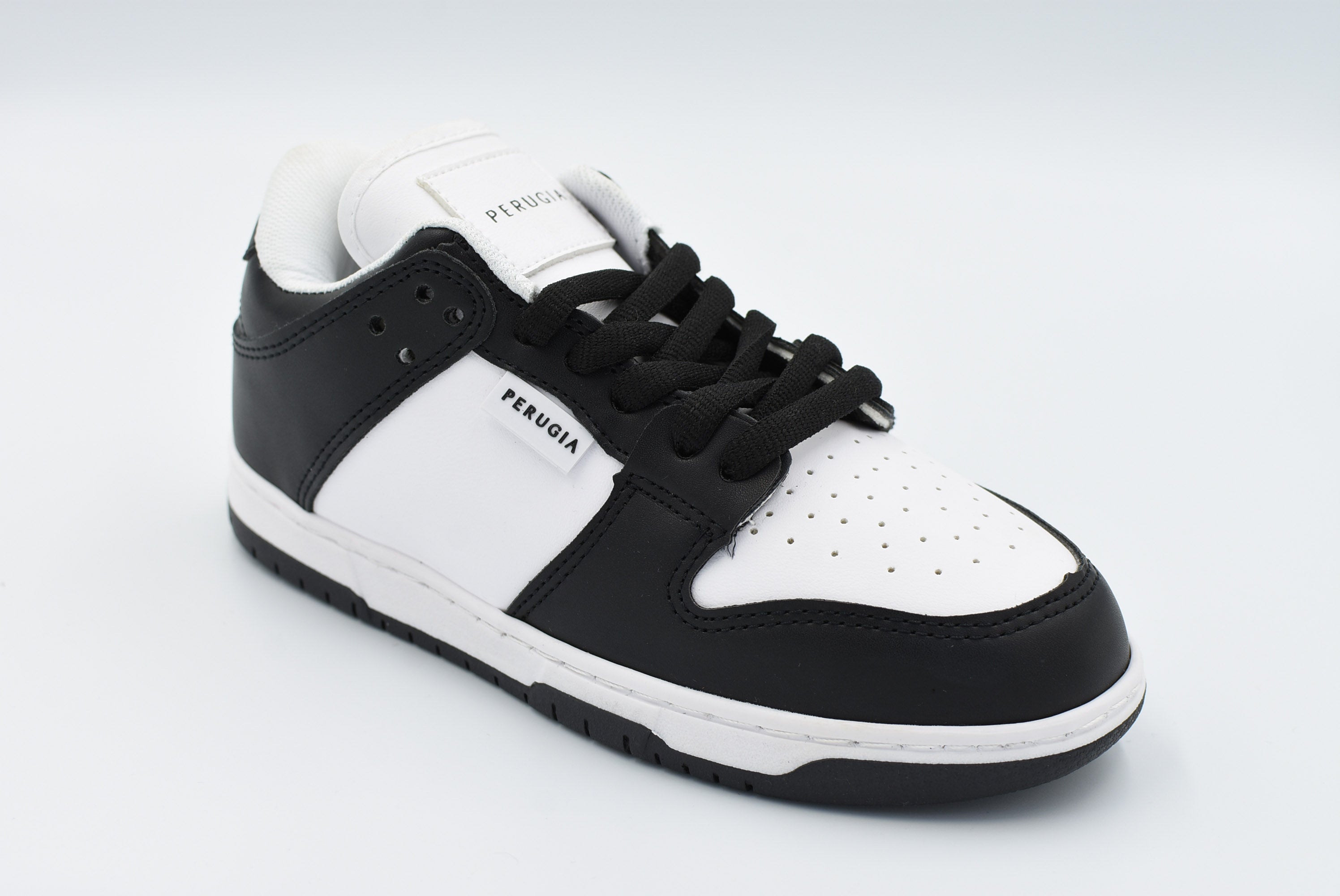 Neuchätel Tenis  Negro