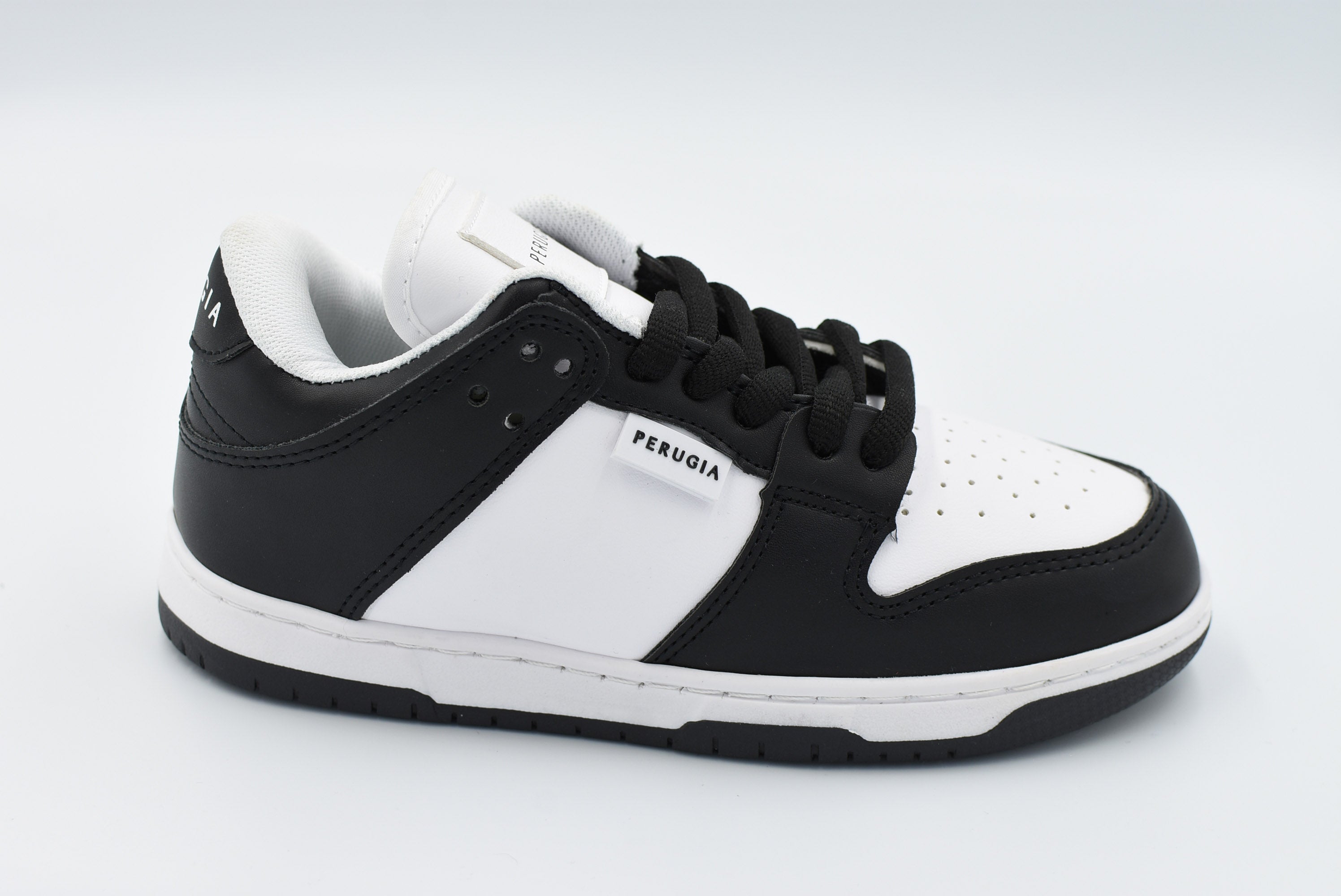 Neuchätel Tenis  Negro