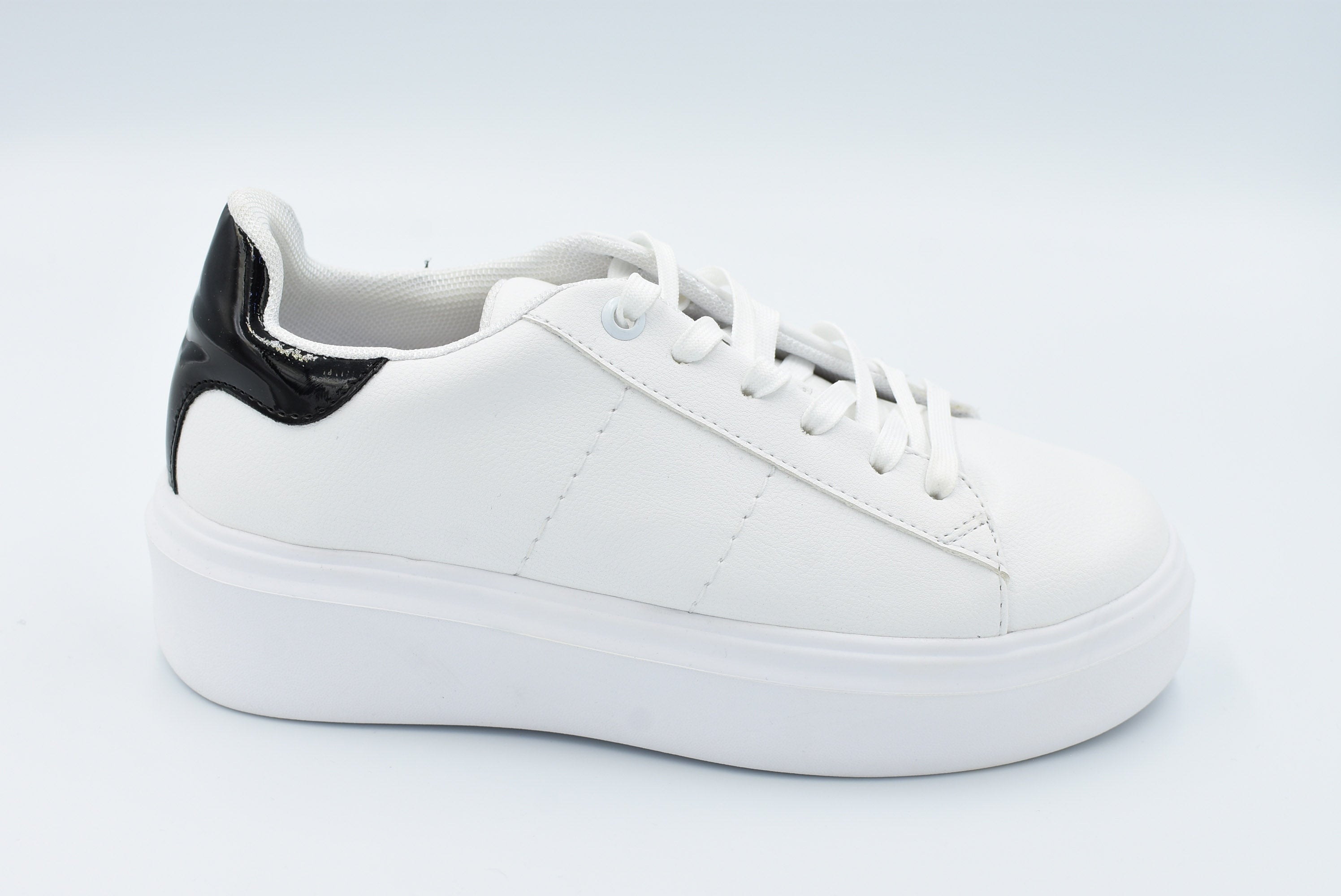 Köniz  Tenis Blanco