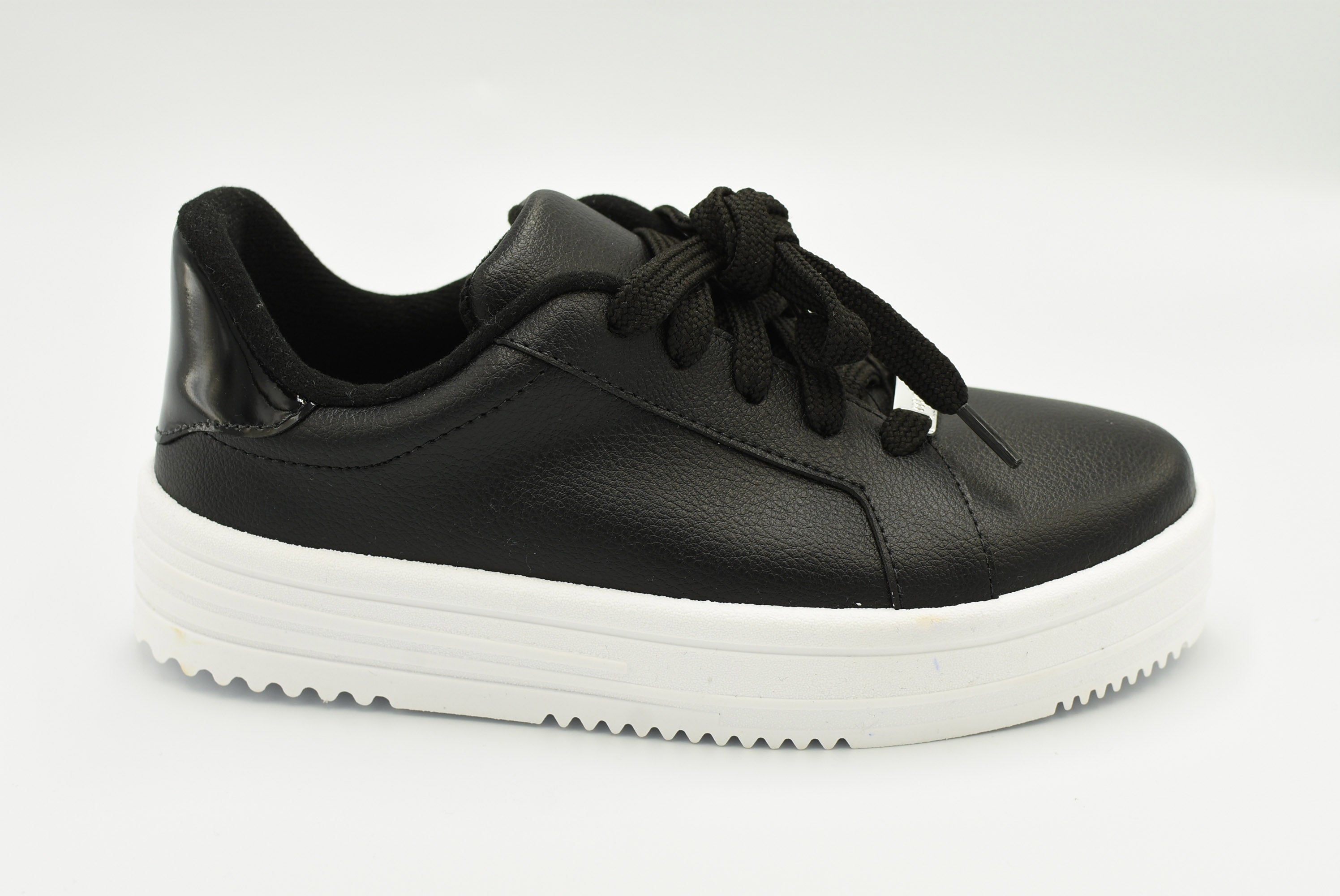 Plymouth Tenis Negro
